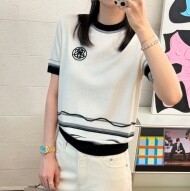 에르메스 반팔 티셔츠 슬림핏 펄 화이트 H6E2645D4TL34  H