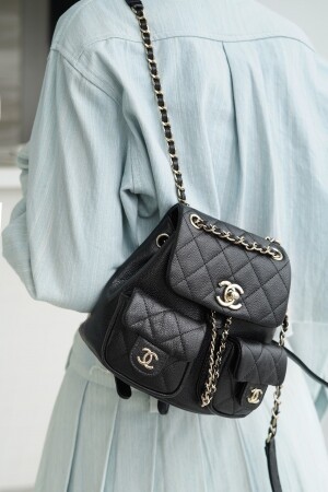 샤넬 듀마 더블 포켓 백팩 스몰 미디엄AS3860