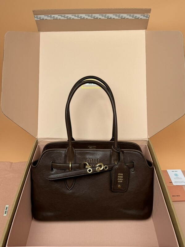 블링크,미우미우 아방뛰르 나파 가죽백 5BG310