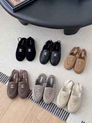 샤넬 뽀글이 세미 슬리퍼