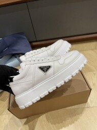 프라다 다운타운 볼드 가죽 스니커즈 50mm 1E792M_3LPF_F0002_F_050
