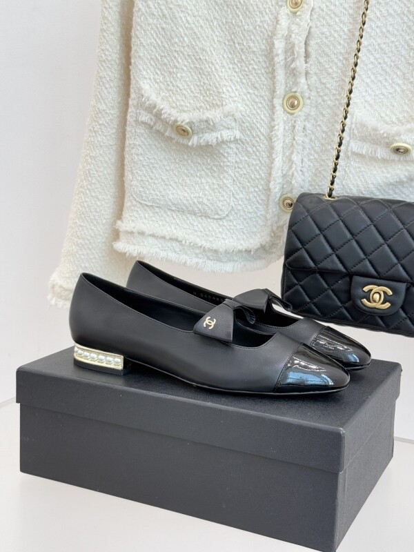 위핑,샤넬 더블C 리본 진주 가죽 메리제인 슈즈