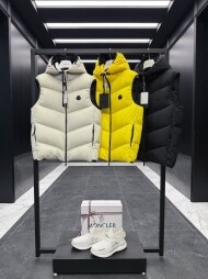 몽클레어 남성 다운 베스트 Guersac K20911A00042597YD