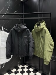 프라다 후드 쇼트 다운 재킷