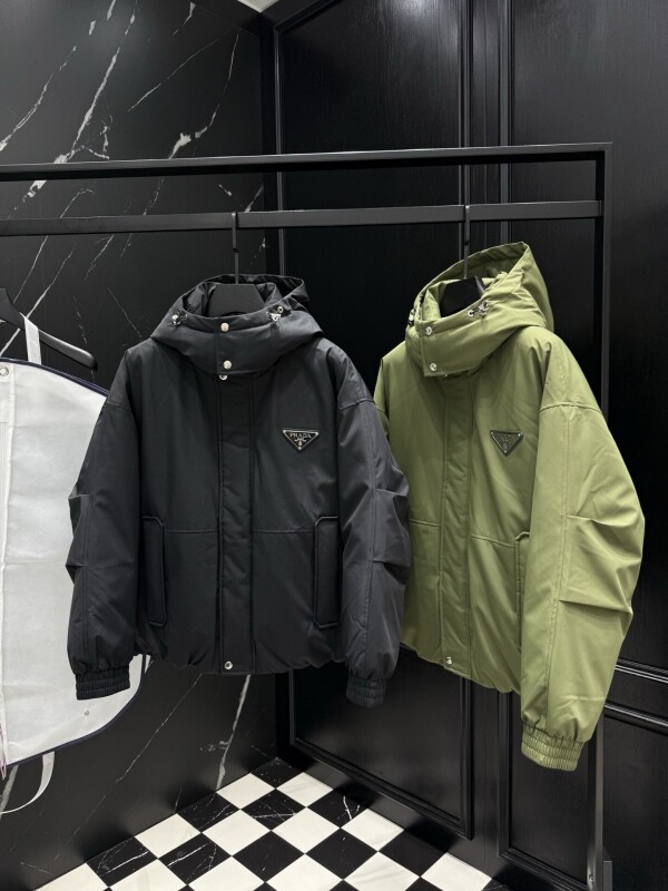 위핑,프라다 후드 쇼트 다운 재킷