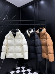 프라다 후드 쇼트 다운 재킷