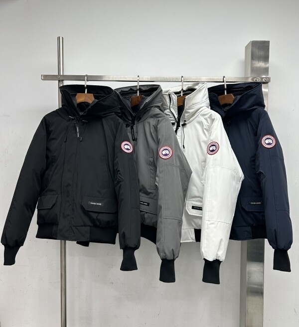 위핑,캐나다구스 후드 재킷 Chilliwack Bomber 다운 E2050M