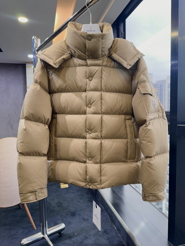 위핑,몽클레어 Moncler 후드 쇼트 여성 다운 재킷 Maya 70 마야 K20931A0010254A81