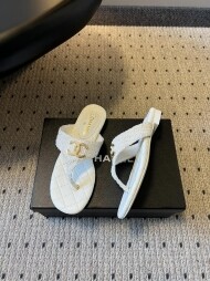 Chanel 26ss 봄여름 클래식 퀼팅 더블 C버클 조리 슬리퍼 2컬러