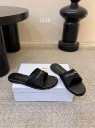 디올 봄여름 신상 메탈 로고 플랫 슬리퍼