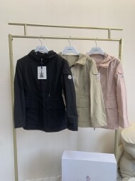 몽클레어 여성 바람막이 재킷  LEANDRO 레안드로 J10931A00133549P392E