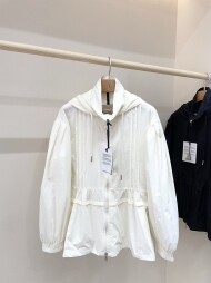 몽클레어 여성 후드 바람막이 자켓 Vabre 바브레 K10931A001285986N050