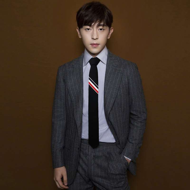 위핑,Thom Browne 톰 브라운 TB 홈 뉴 넥타이