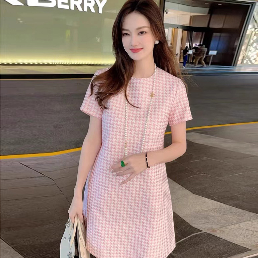 위핑,샤넬 Chanel 슬림핏과 슬림한 기질의 A라인 드레스 분홍색