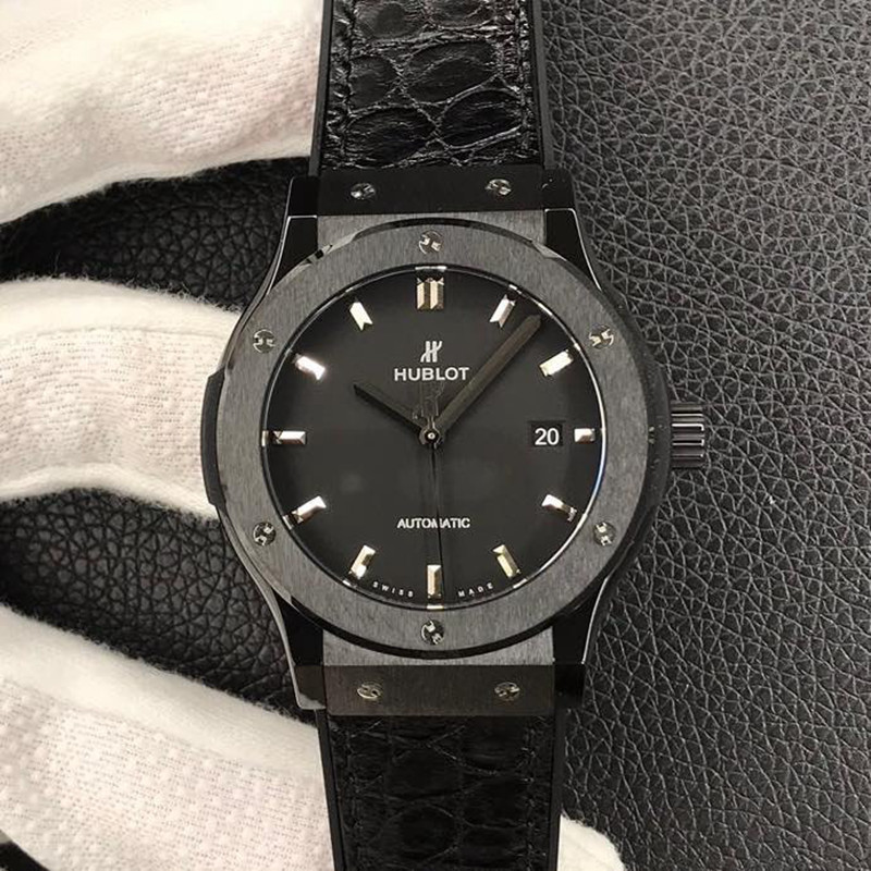 위핑,위블로 Hublot 클래식 퓨전 시리즈 자동 기계식 남성용 시계 542.CM.1171.RX 42mm