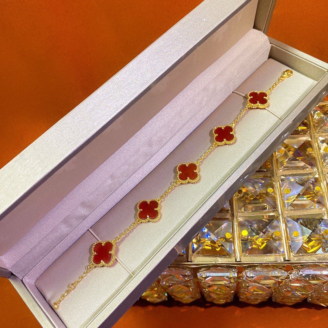 반클리프 아펠 Van Cleef & Arpels 네잎 클로버 팔찌