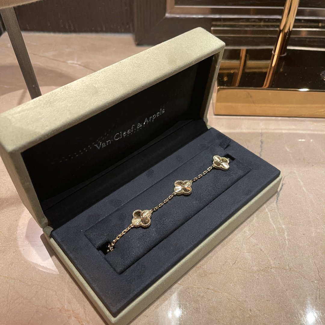 반클리프 아펠 Van Cleef & Arpels 네잎 클로버 팔찌 20cm